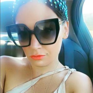 Meet your Posher, Annie